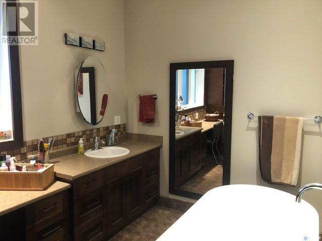 26 Pape Drive, Humboldt Rm No. 370, SK - Indoor Photo Showing Bathroom