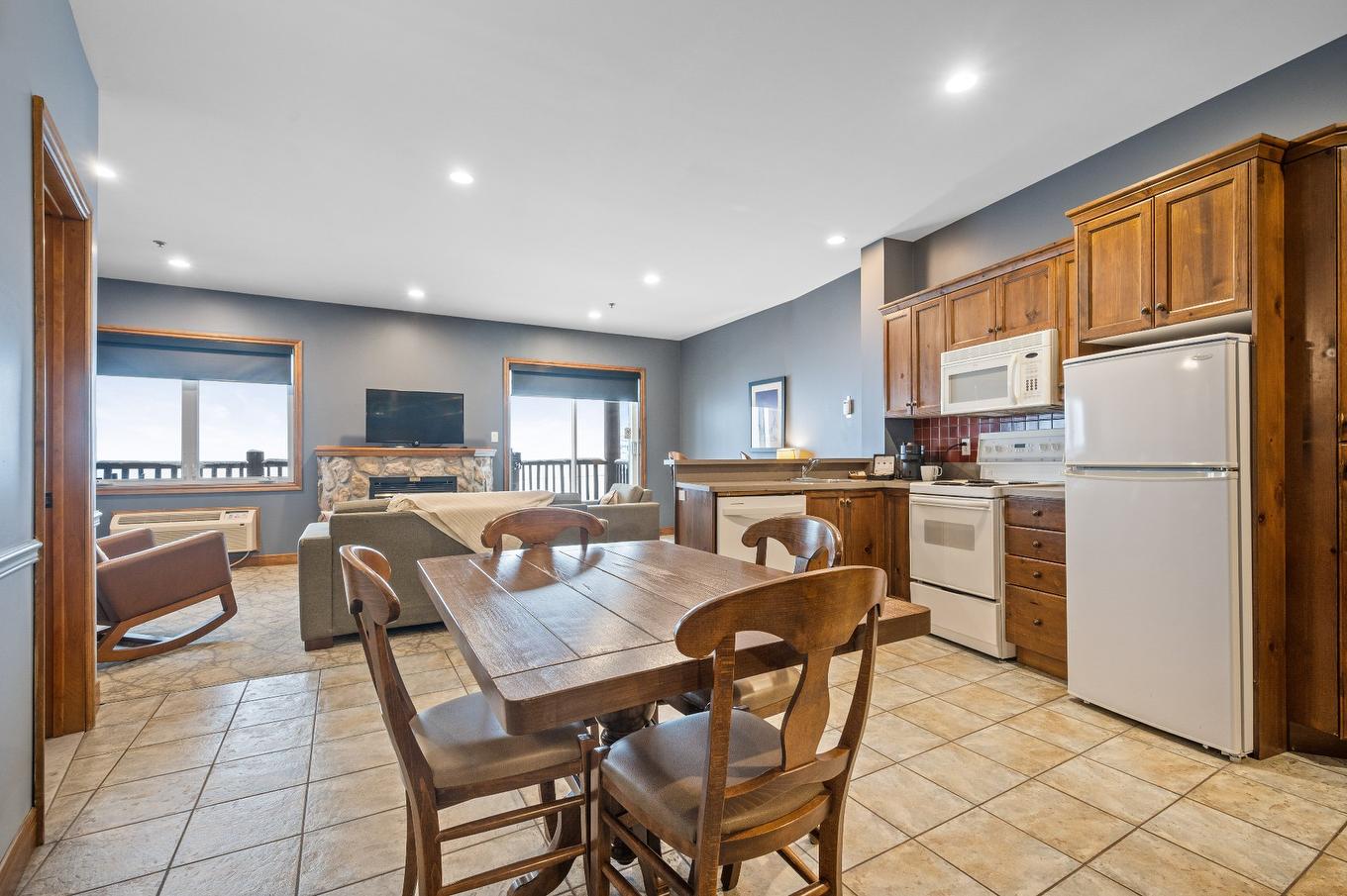 Kitchen - 227-2396 Rue Labelle, Mont-Tremblant, QC - Indoor