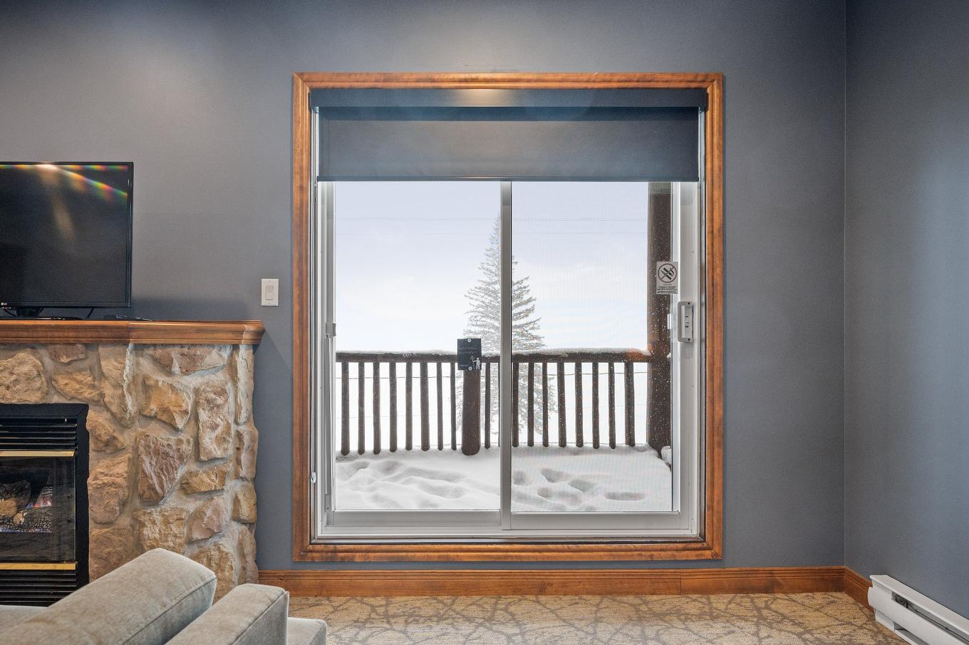 Balcony - 227-2396 Rue Labelle, Mont-Tremblant, QC - Indoor With Fireplace