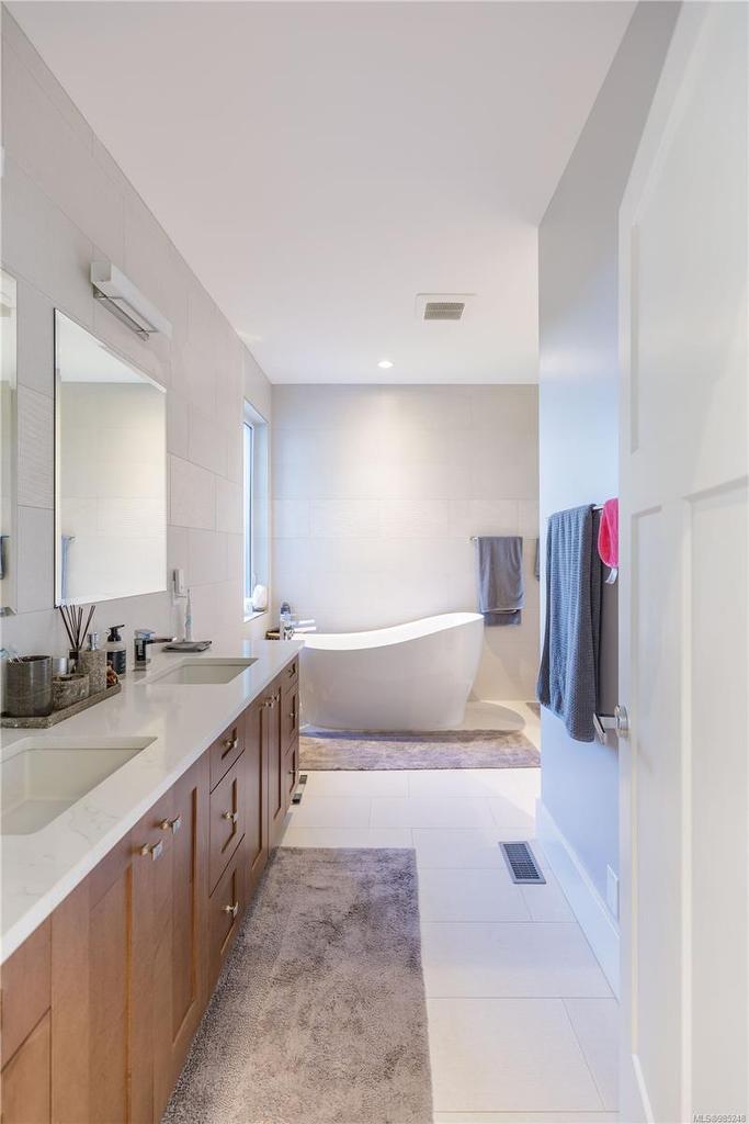 7420 Thornton Hts, Sooke, BC