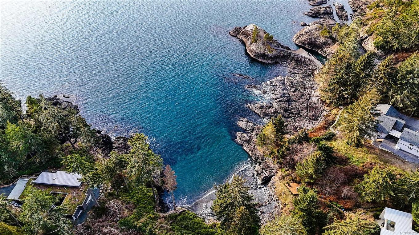 7420 Thornton Hts, Sooke, BC