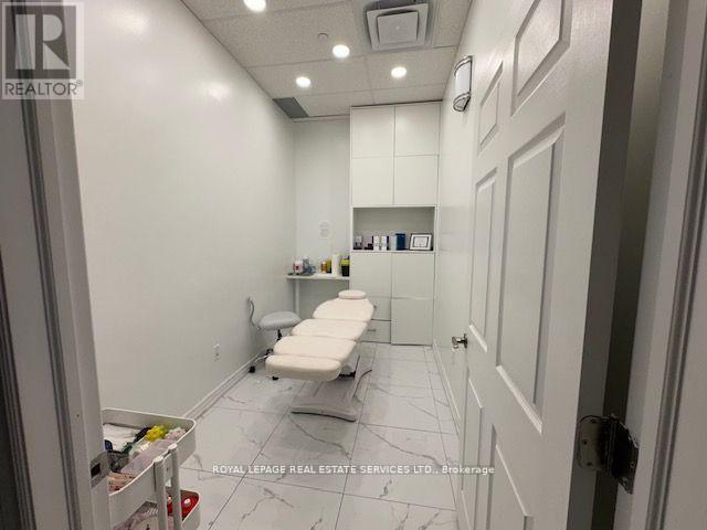 102 - 7163 Yonge Street, Markham, ON