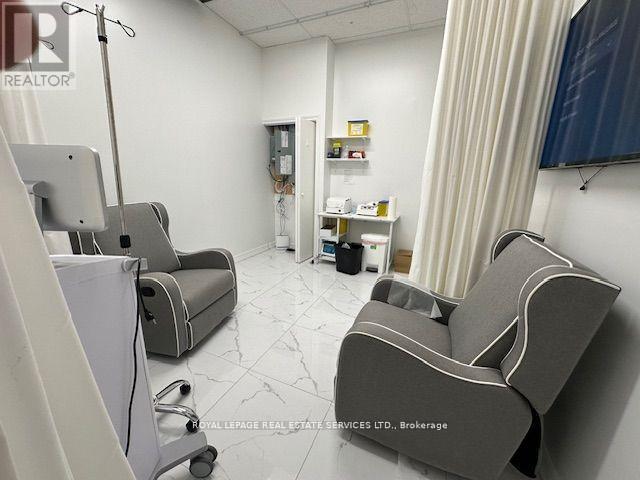 102 - 7163 Yonge Street, Markham, ON