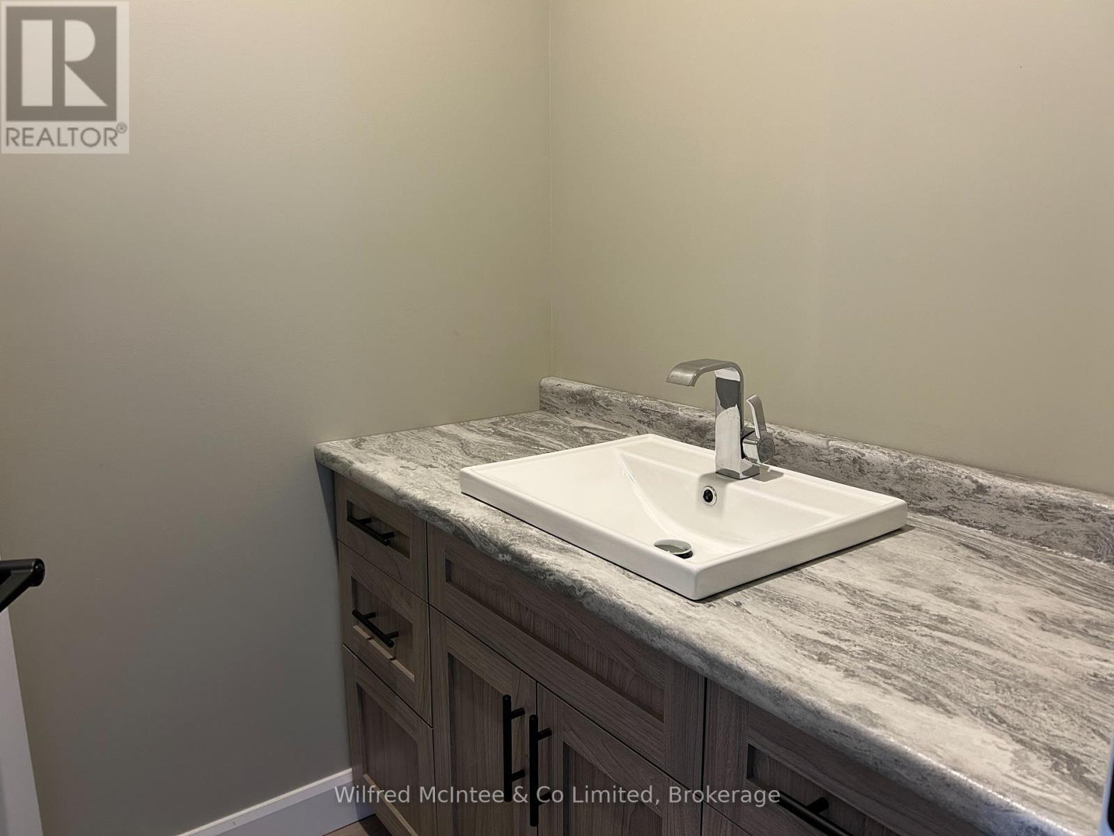 Unit 3 - 187 Balaklava Street, Arran-Elderslie, ON - Indoor Photo Showing Bathroom