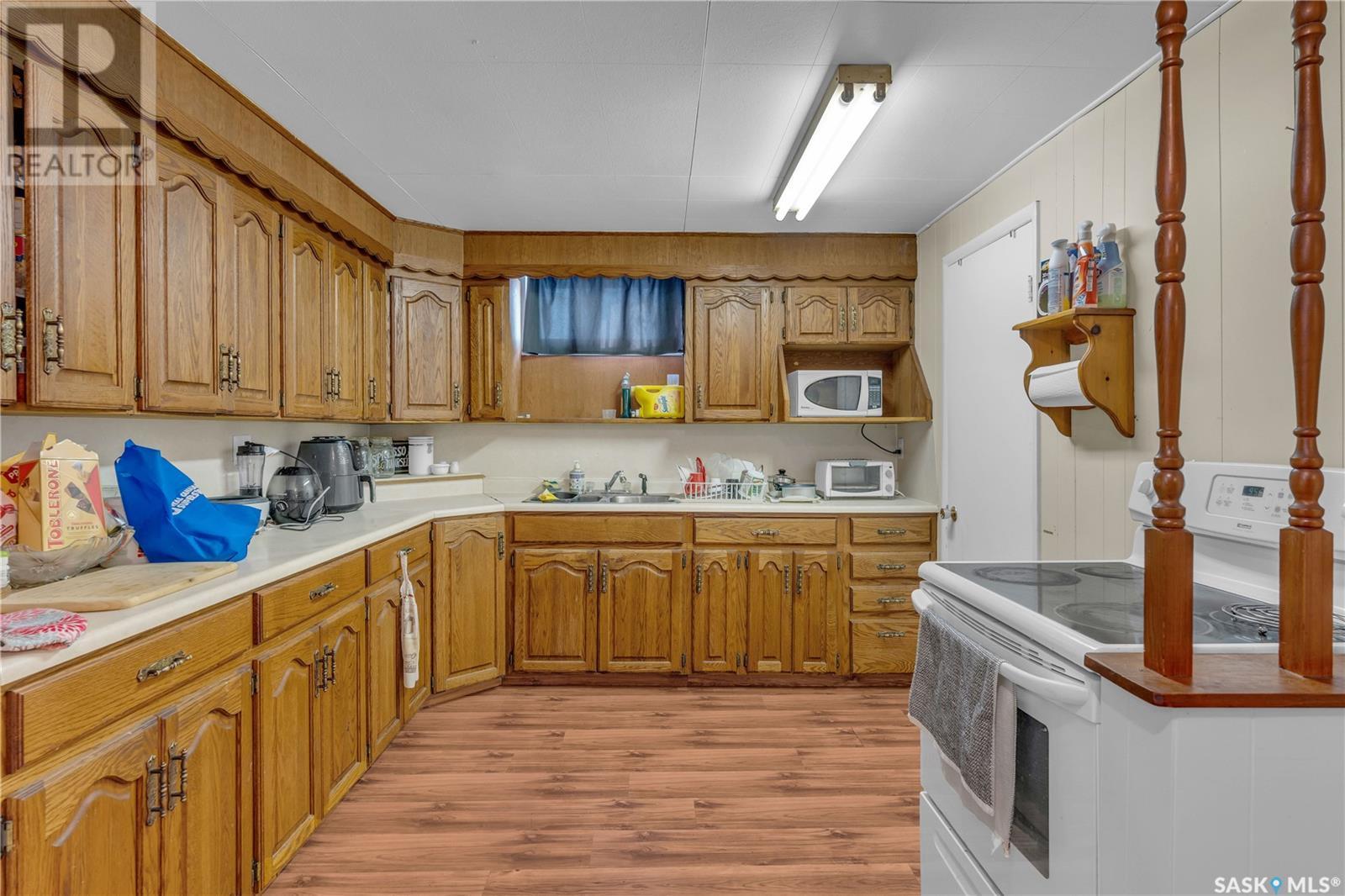 201 Blackstock Street, Strasbourg, SK - Indoor Photo Showing Kitchen