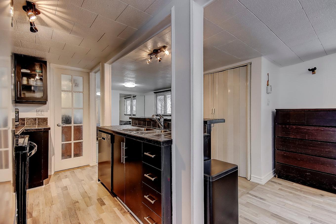 Cuisine - 128-3950 Boul. Sir-Wilfrid-Laurier, Longueuil (Saint-Hubert), QC - Indoor Photo Showing Other Room