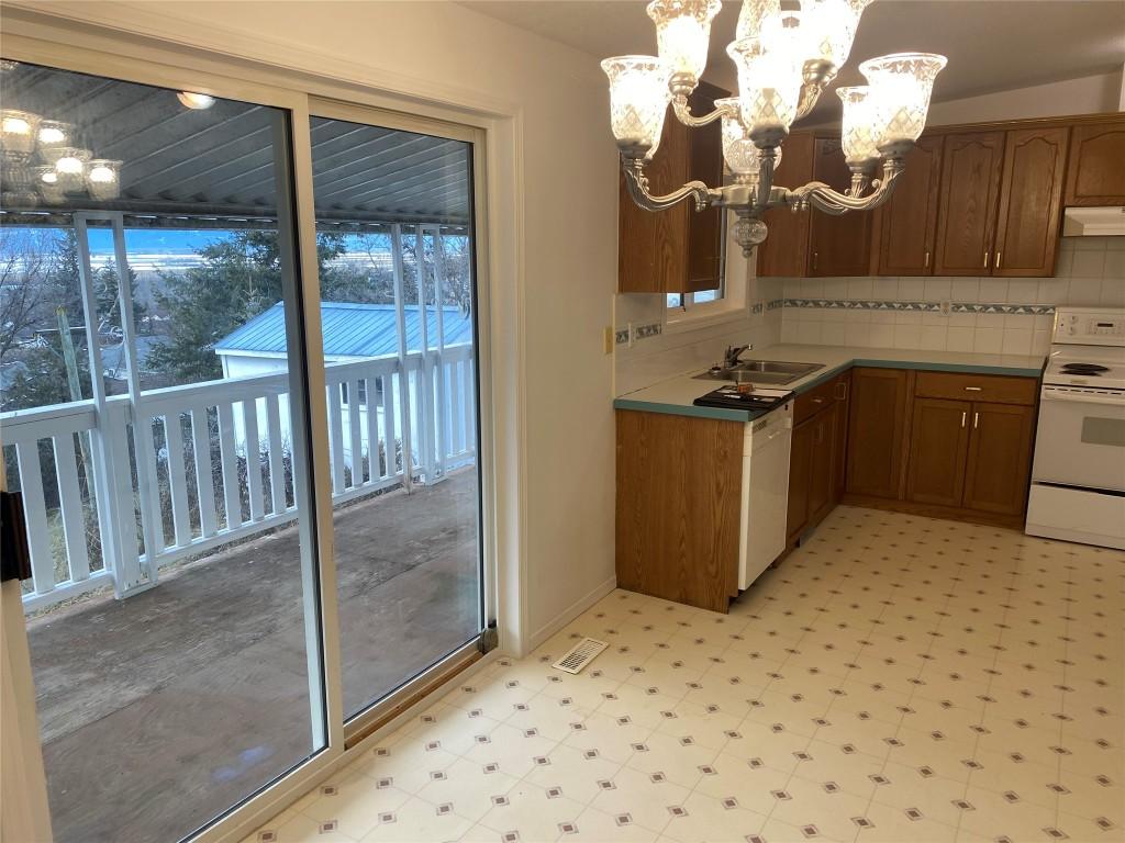 601 7Th Avenue, Creston, BC