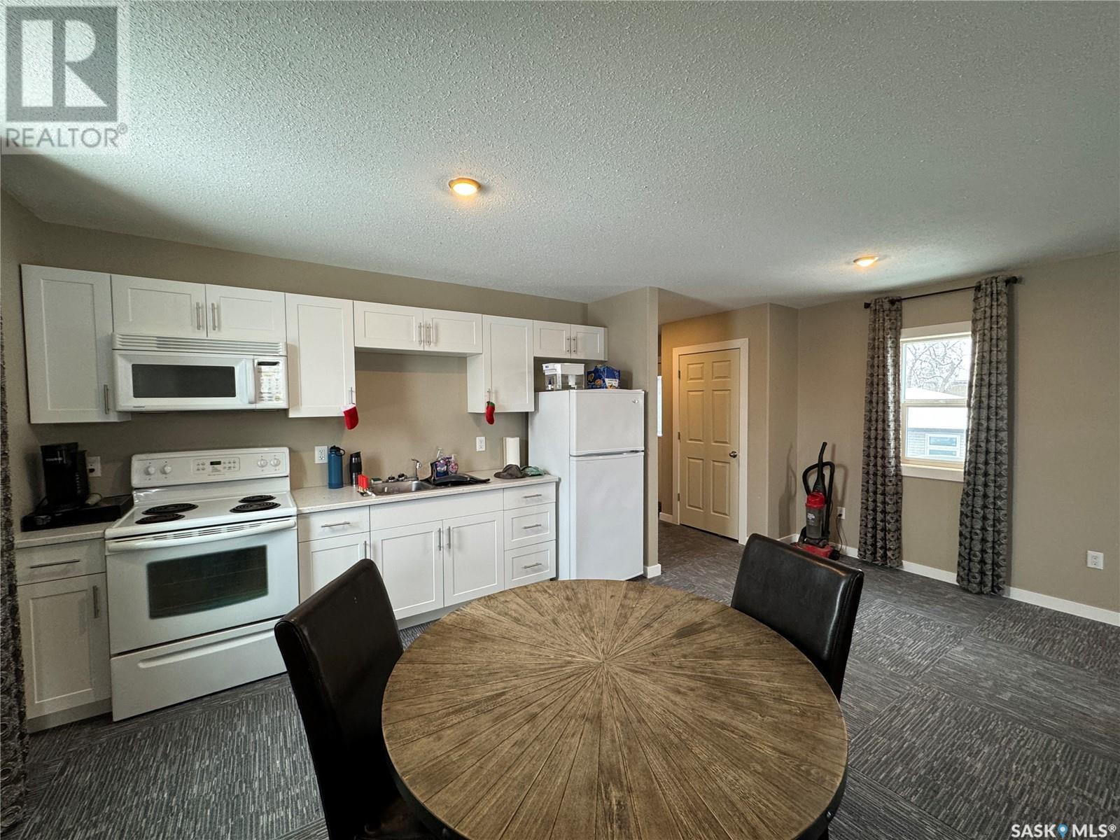 104 2Nd Avenue W, Biggar, SK