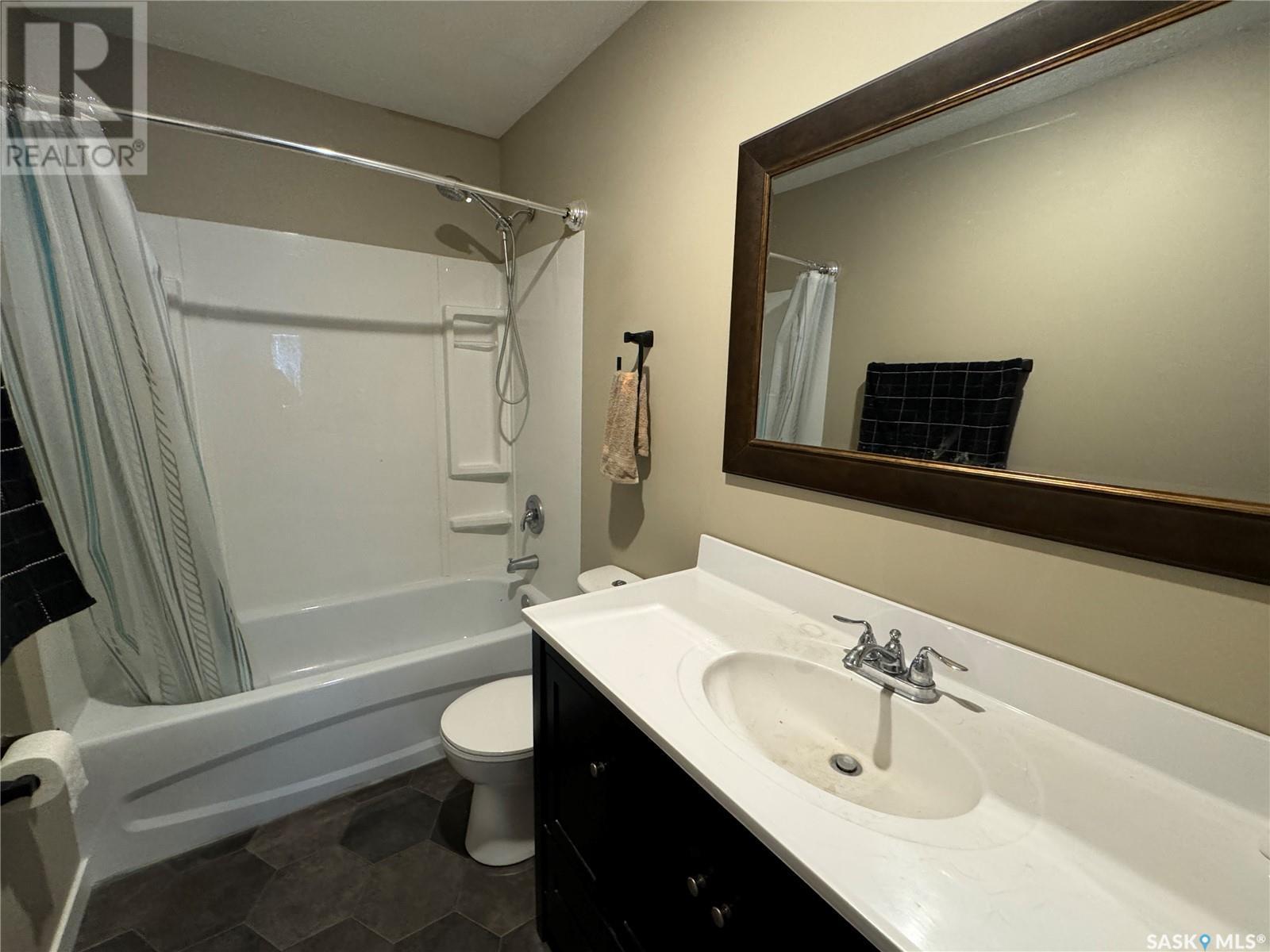 104 2Nd Avenue W, Biggar, SK