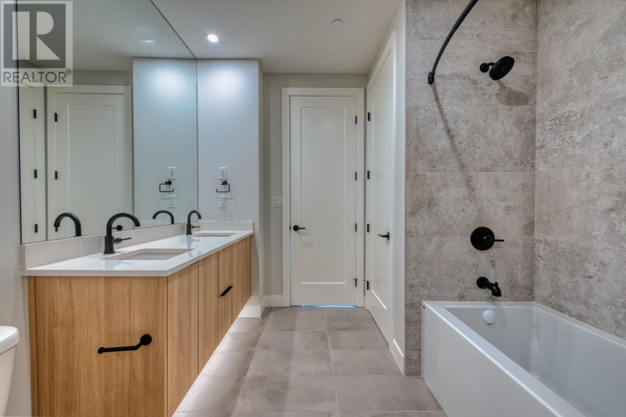 75 Predator Ridge Drive Unit# 208, Vernon, BC - Indoor Photo Showing Bathroom