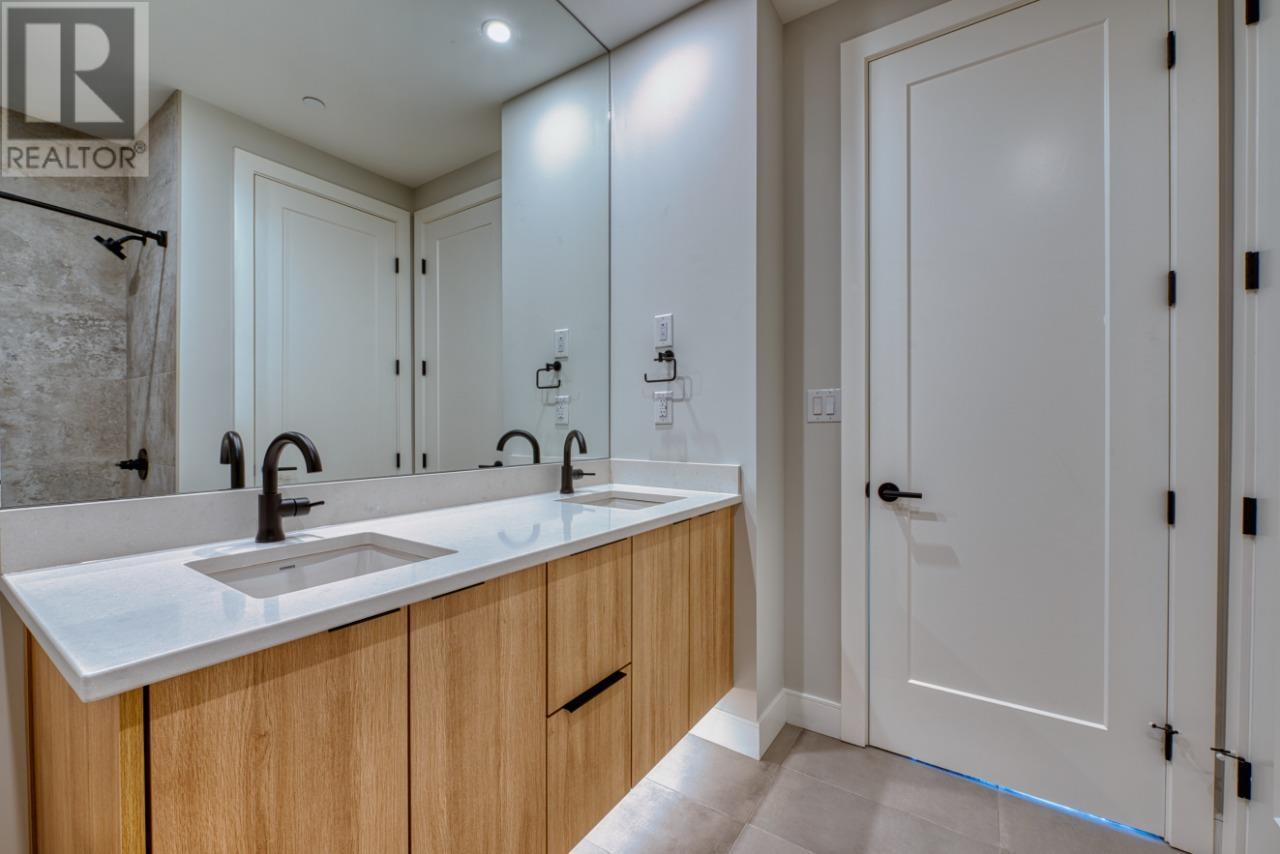 75 Predator Ridge Drive Unit# 208, Vernon, BC - Indoor Photo Showing Bathroom