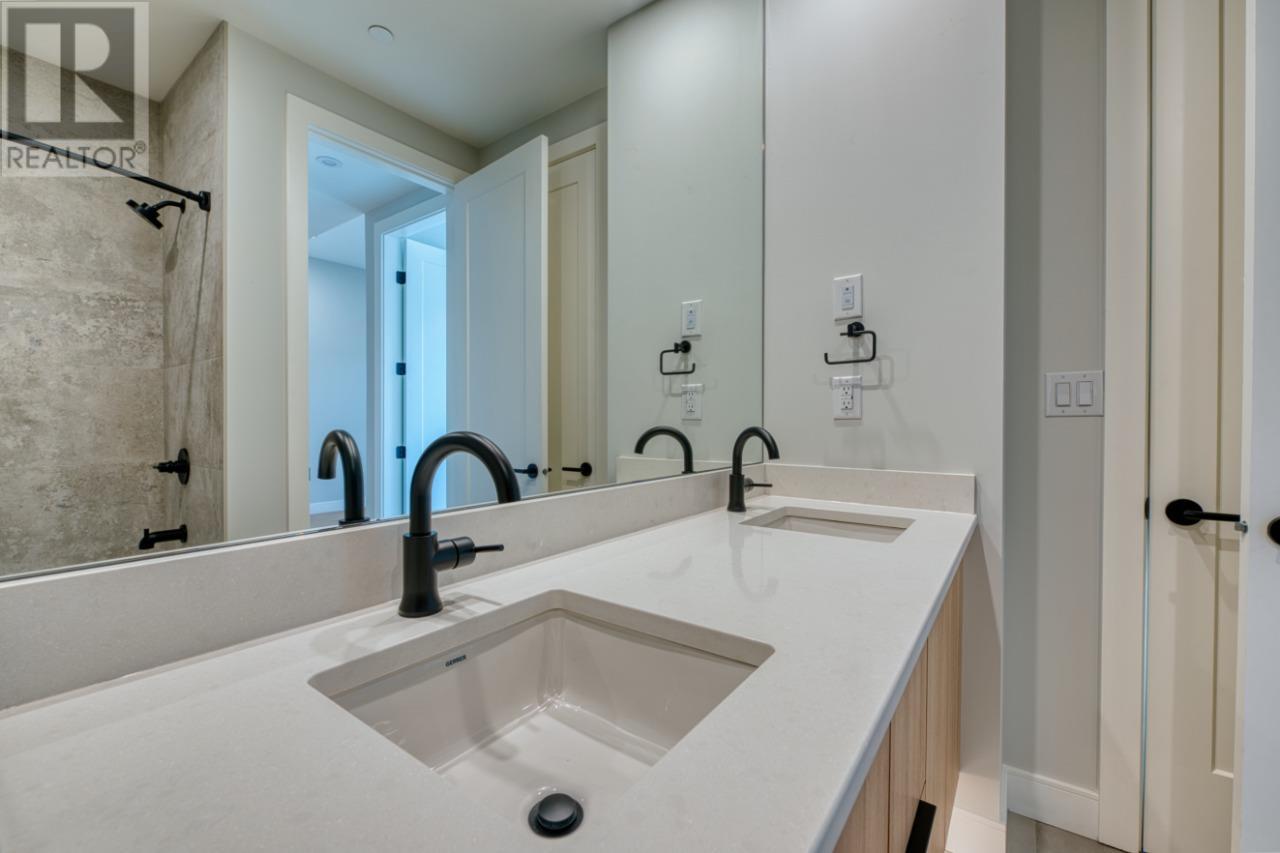 75 Predator Ridge Drive Unit# 208, Vernon, BC - Indoor Photo Showing Bathroom