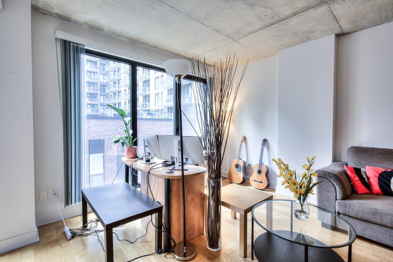 Salon - 519-1000 Rue Ottawa, Montréal (Le Sud-Ouest), QC - Indoor