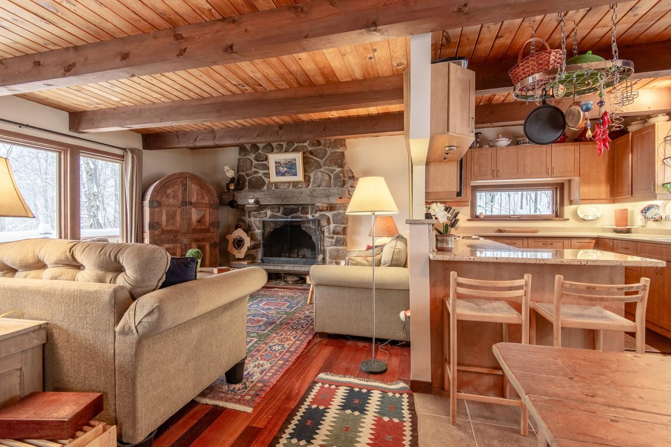 Salon - 534 Rue Des Merisiers, Mont-Tremblant, QC - Indoor Photo Showing Living Room With Fireplace
