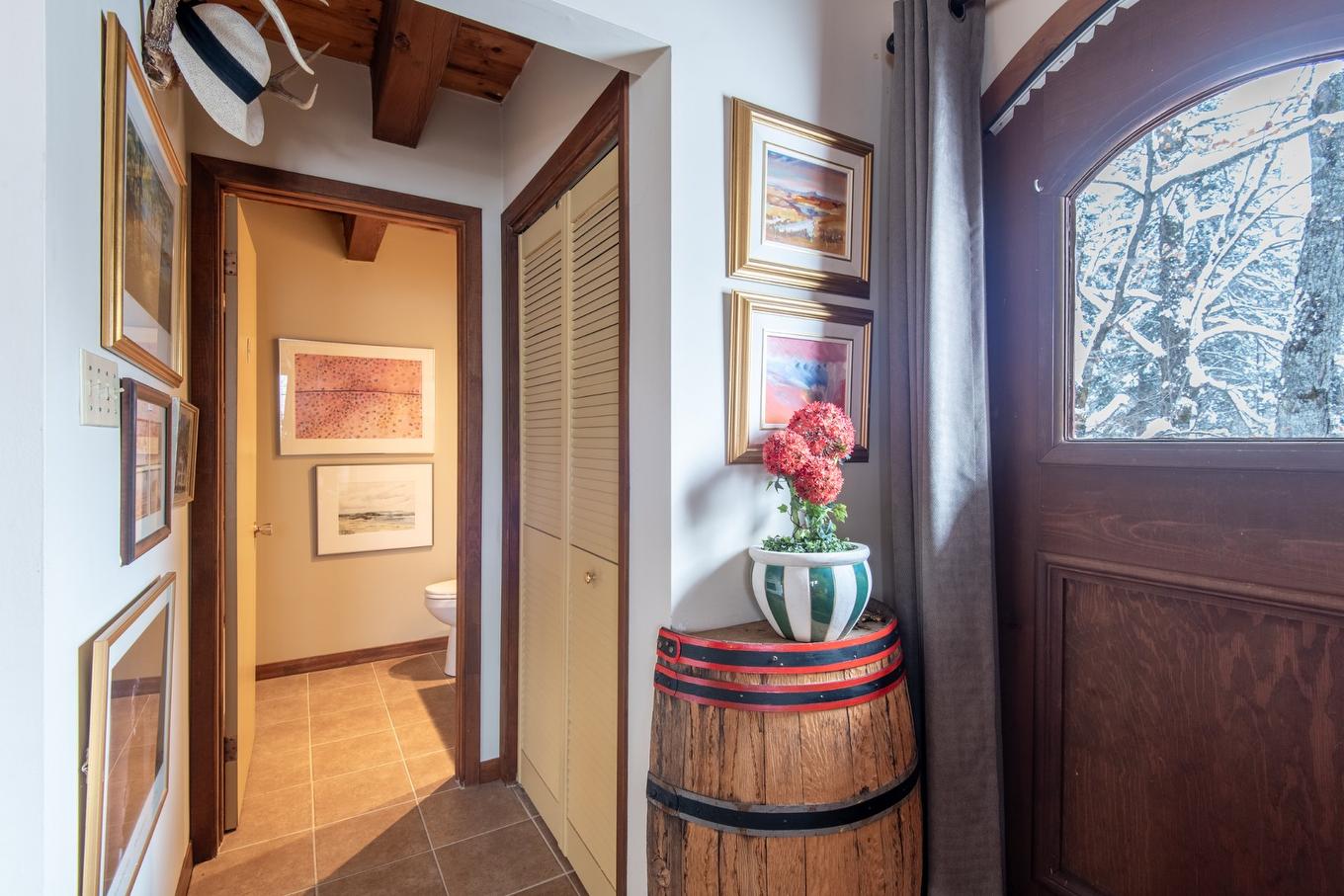 Hall d'entrée/Vestibule - 534 Rue Des Merisiers, Mont-Tremblant, QC - Indoor Photo Showing Other Room