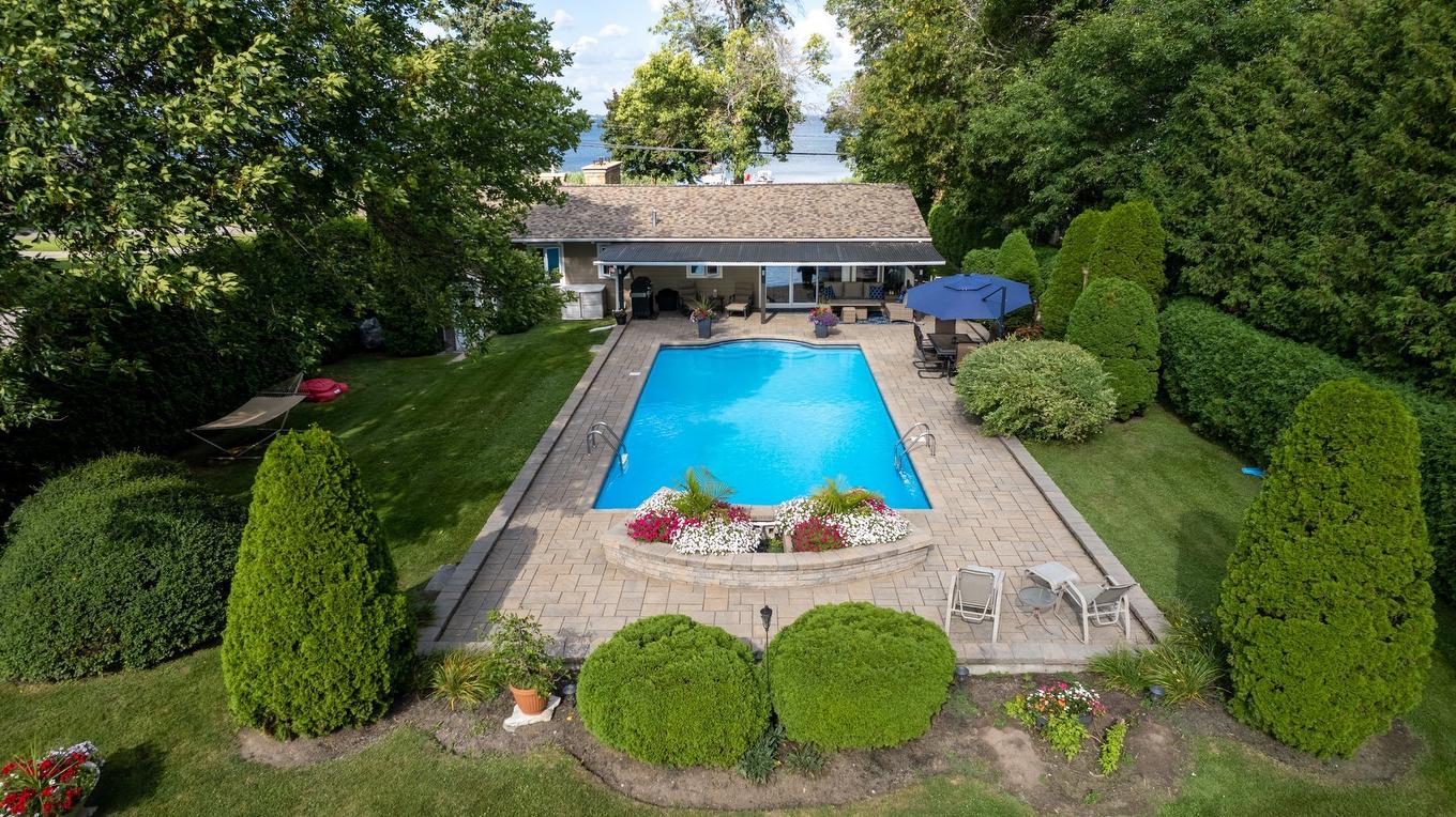 Backyard - 1593 Boul. Perrot, Notre-Dame-De-L'Île-Perrot, QC - Outdoor With In Ground Pool With Backyard