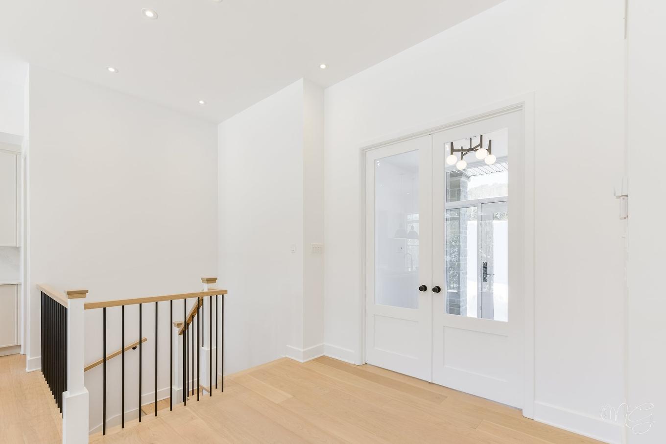 Hall d'entrée/Vestibule - 1404 Place Des Vignes, Piedmont, QC - Indoor Photo Showing Other Room