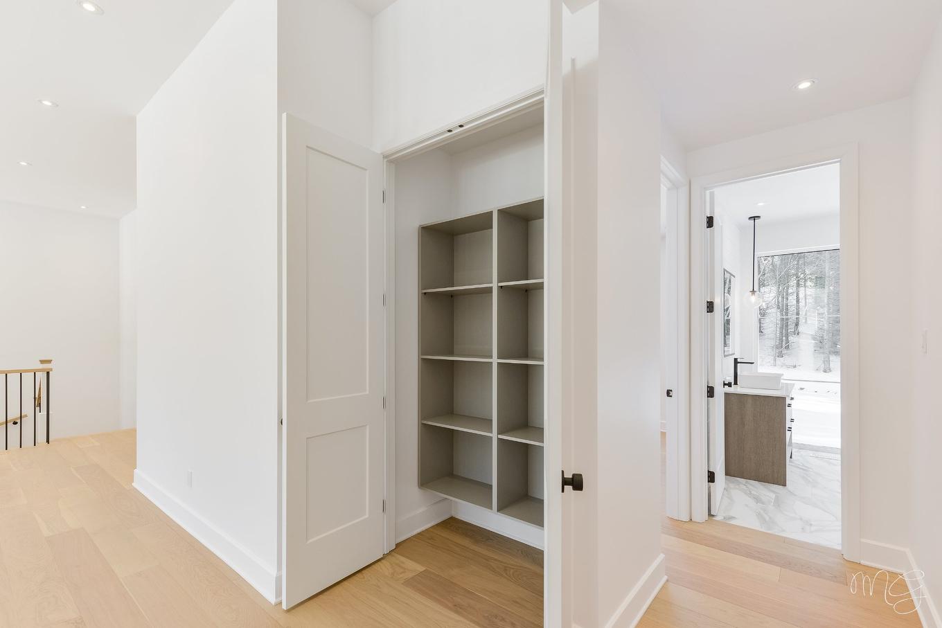 Corridor - 1404 Place Des Vignes, Piedmont, QC - Indoor Photo Showing Other Room