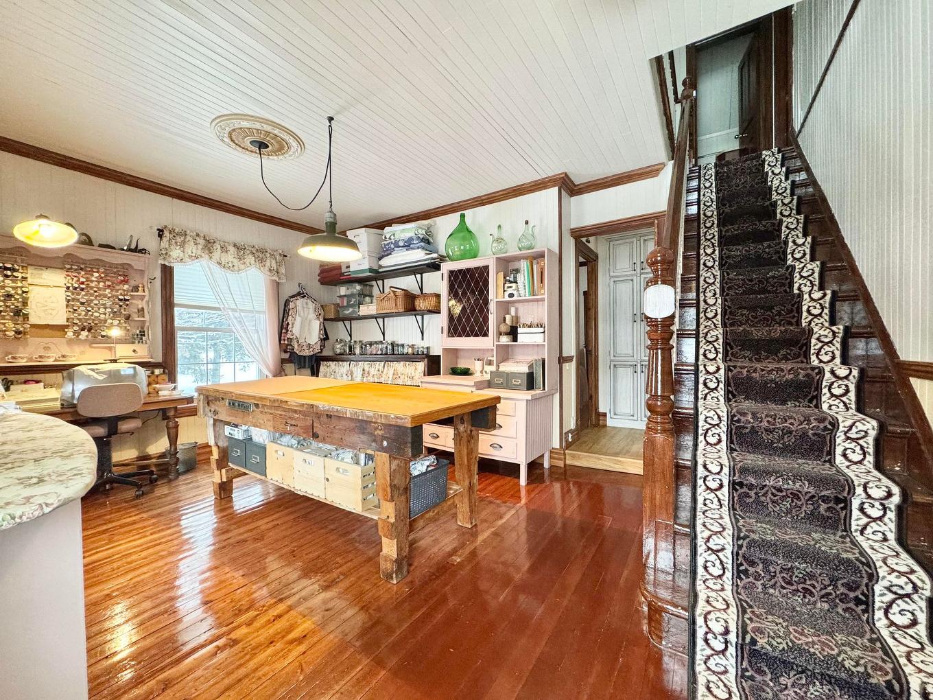 Living room - 51C Rue Principale N., Saint-Bruno-De-Guigues, QC - Indoor