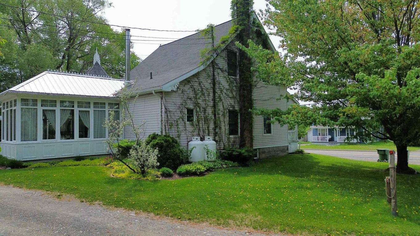 Back facade - 51C Rue Principale N., Saint-Bruno-De-Guigues, QC - Outdoor