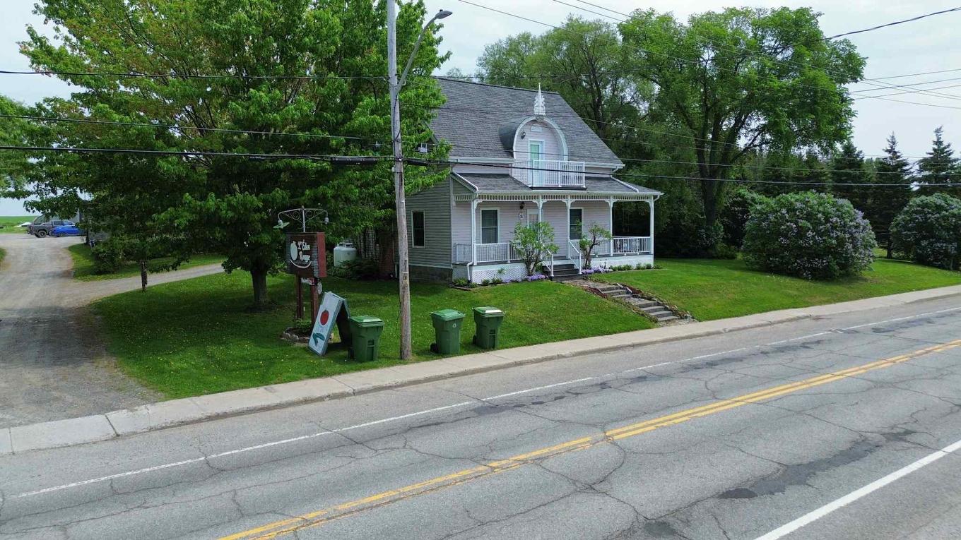 Frontage - 51C Rue Principale N., Saint-Bruno-De-Guigues, QC - Outdoor