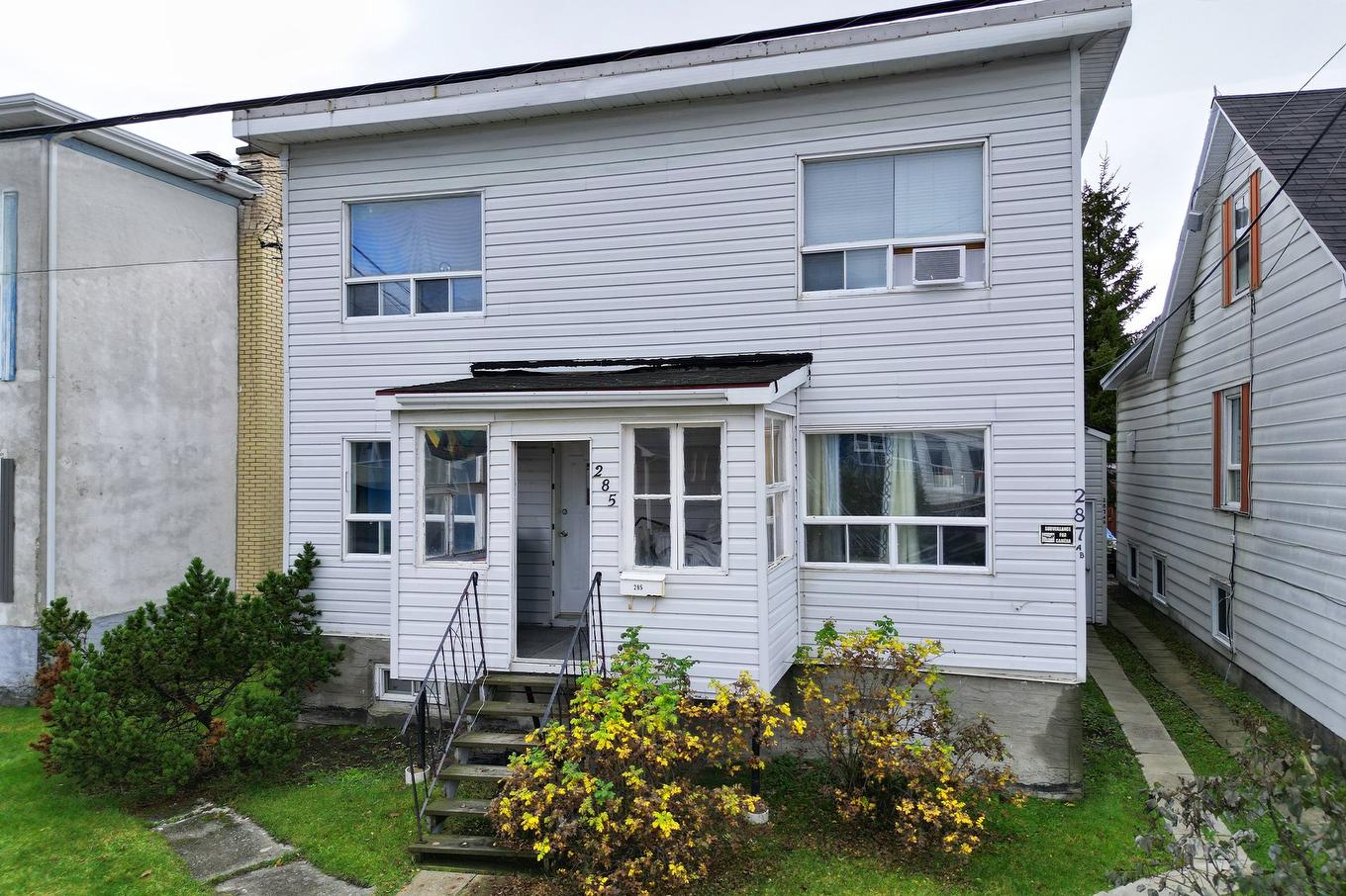 Frontage - 285 - 287 Rue Perreault O., Rouyn-Noranda, QC - Outdoor