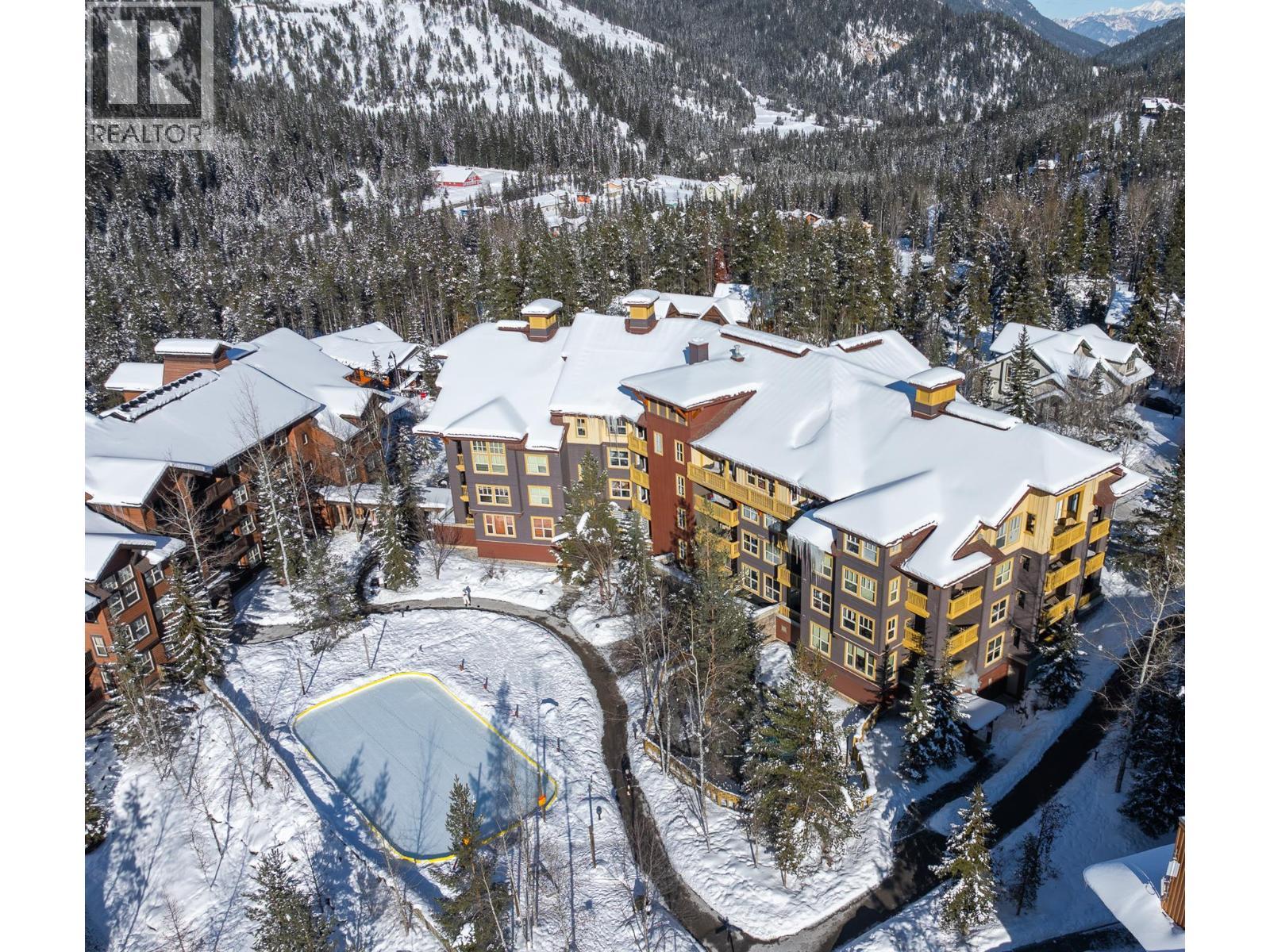 2070 Summit Drive Unit# 301A, Panorama, BC - Outdoor