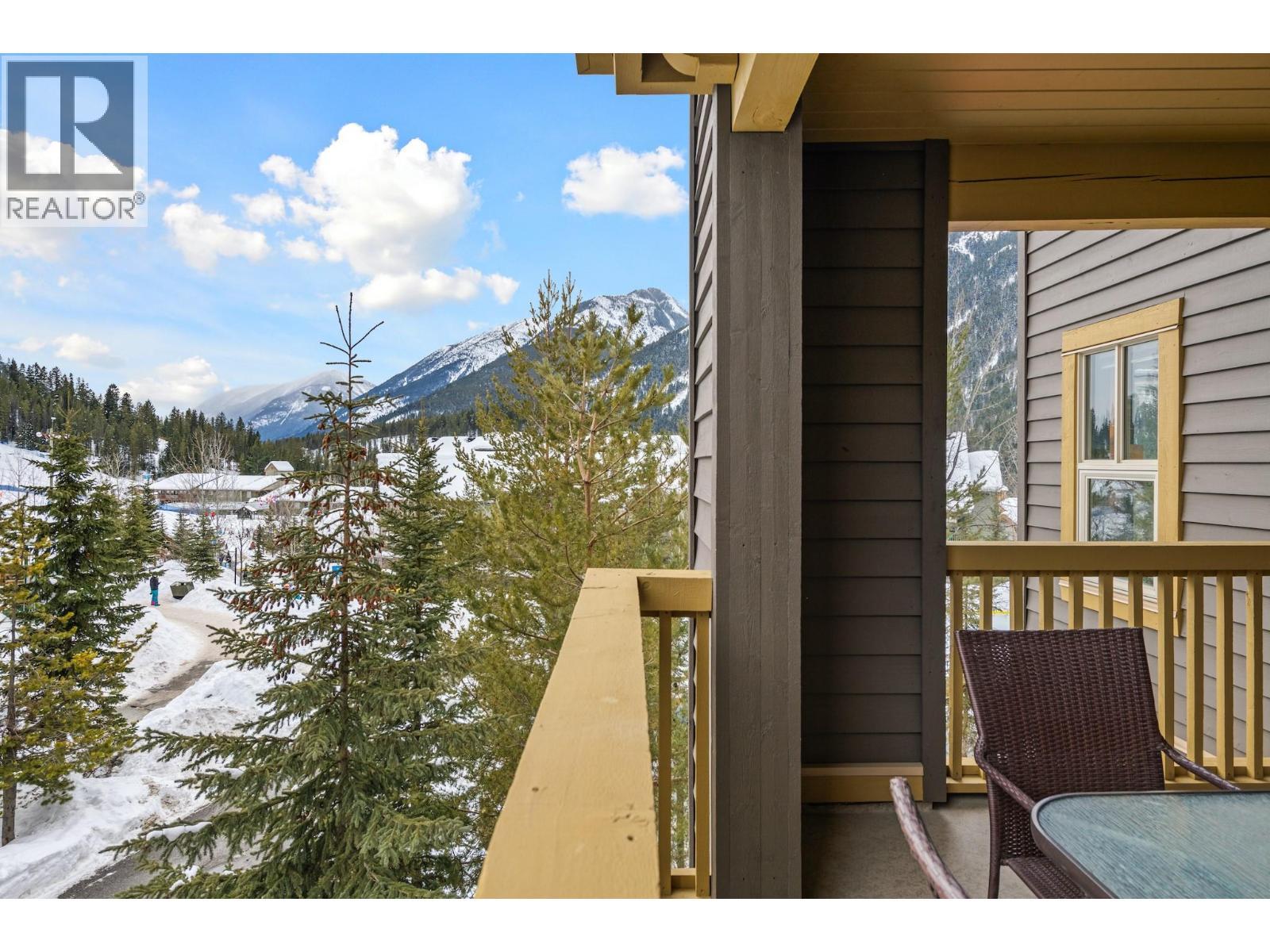 2070 Summit Drive Unit# 301A, Panorama, BC - Outdoor