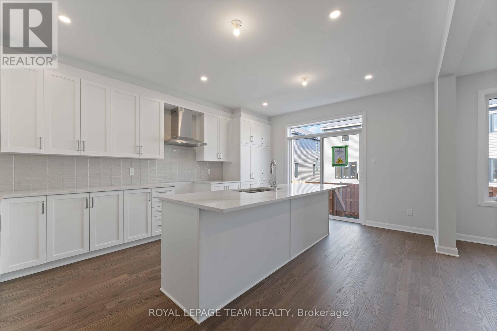 214 Prosperity Walk, Ottawa, ON - Indoor Photo Showing Kitchen