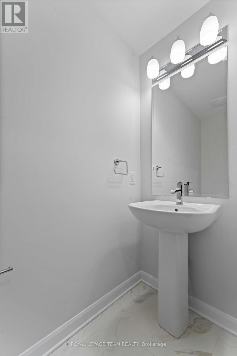 214 Prosperity Walk, Ottawa, ON - Indoor Photo Showing Bathroom