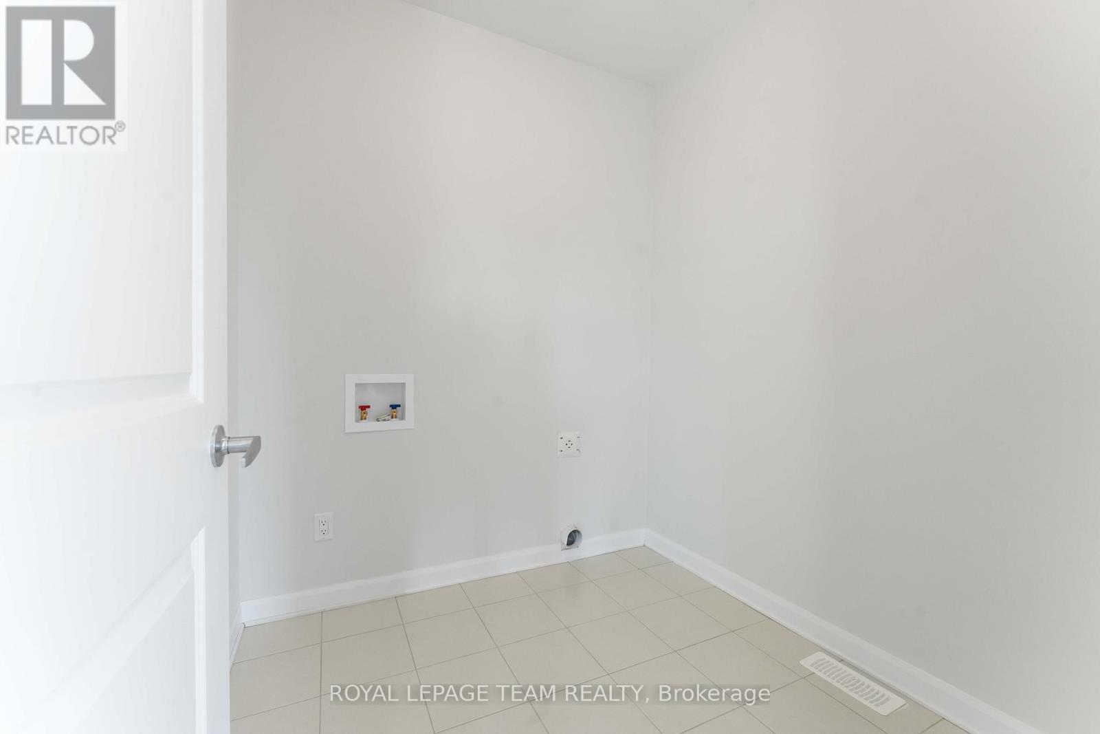 214 Prosperity Walk, Ottawa, ON - Indoor Photo Showing Other Room