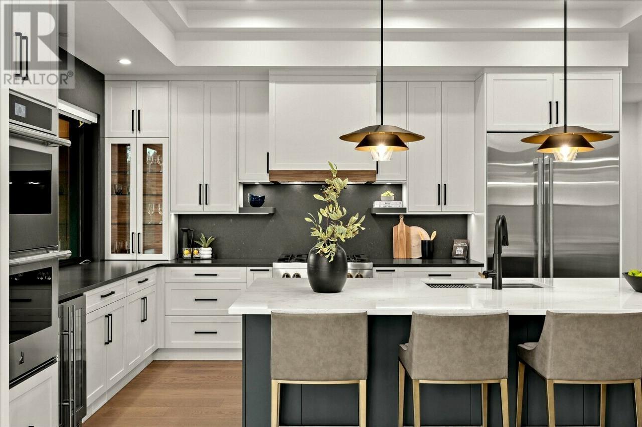 124 Wildsong Crescent W, Vernon, BC - Indoor Photo Showing Kitchen With Upgraded Kitchen