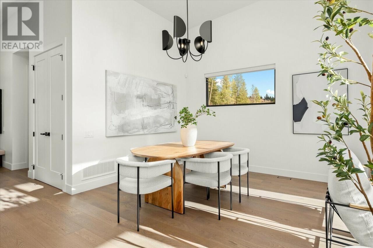 124 Wildsong Crescent W, Vernon, BC - Indoor Photo Showing Dining Room