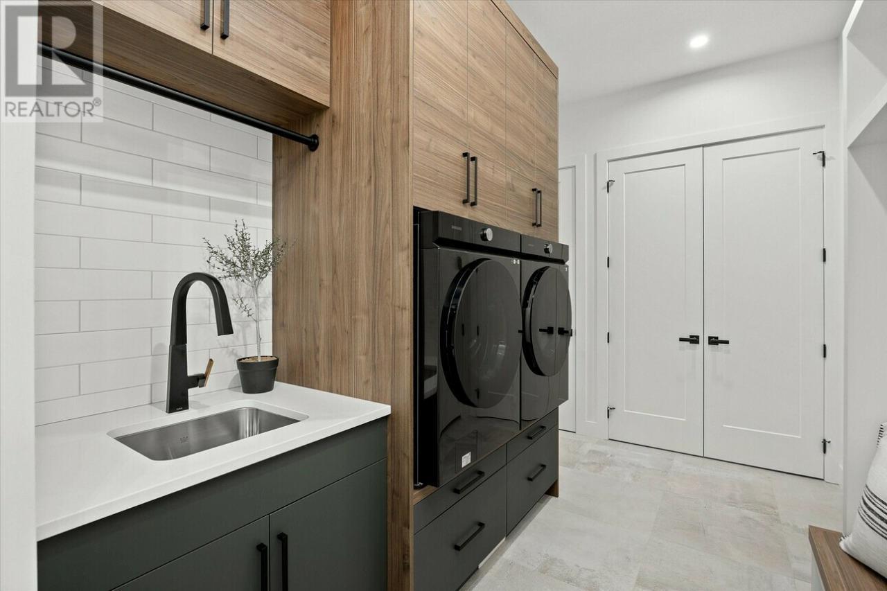 124 Wildsong Crescent W, Vernon, BC - Indoor Photo Showing Laundry Room