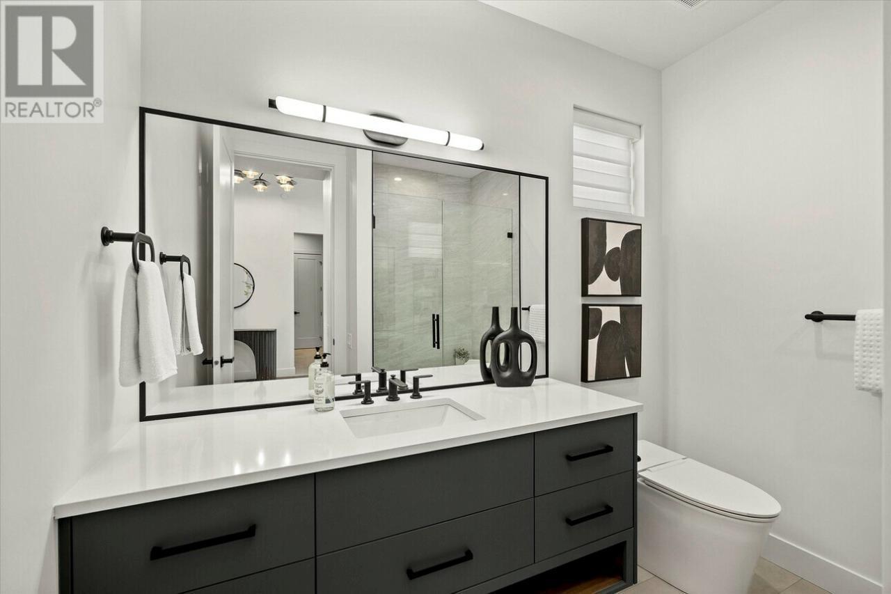 124 Wildsong Crescent W, Vernon, BC - Indoor Photo Showing Bathroom