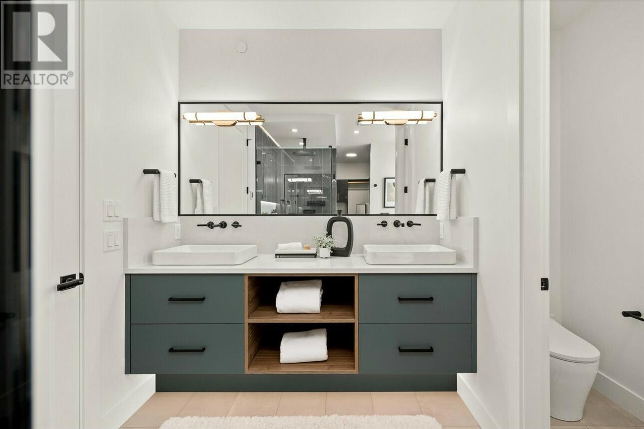 124 Wildsong Crescent W, Vernon, BC - Indoor Photo Showing Bathroom