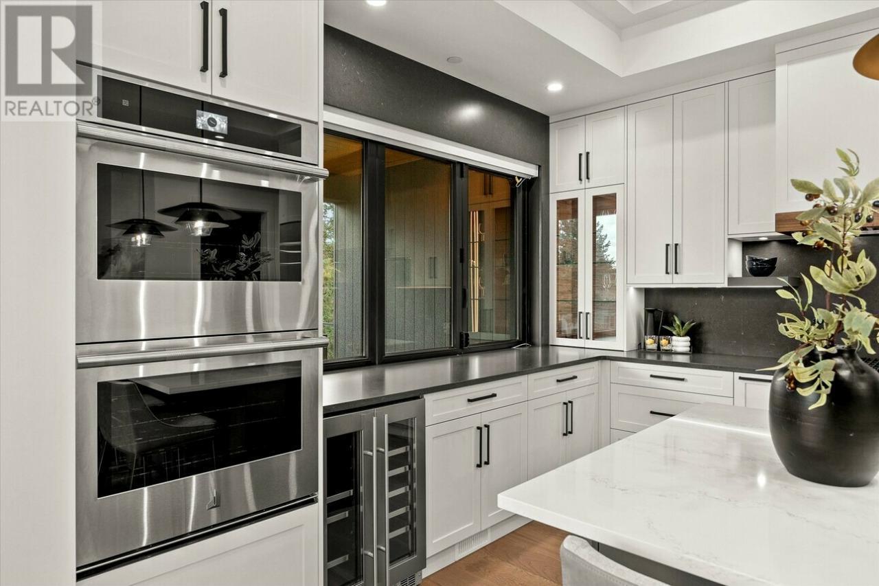 124 Wildsong Crescent W, Vernon, BC - Indoor Photo Showing Kitchen With Upgraded Kitchen