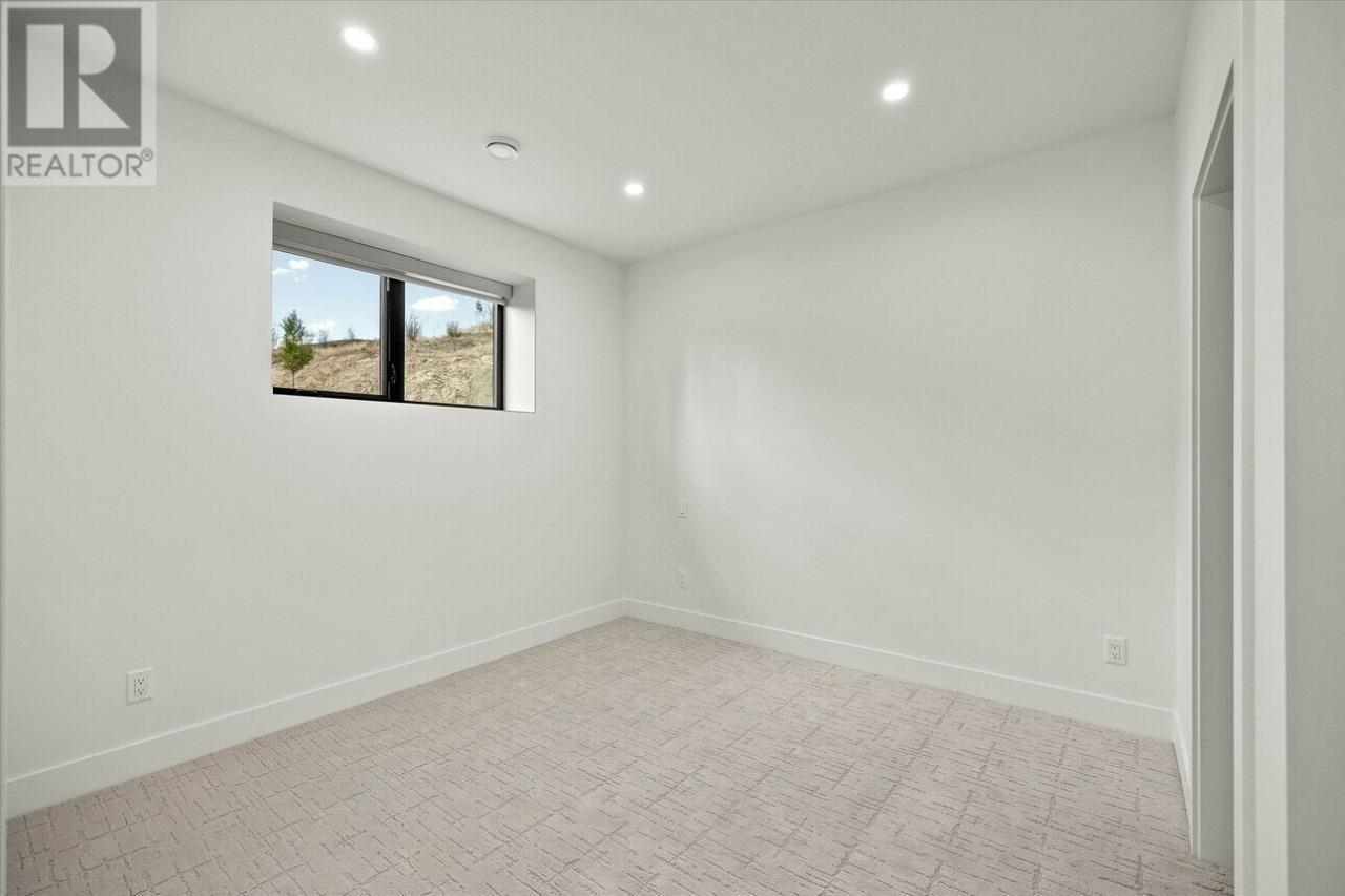 124 Wildsong Crescent W, Vernon, BC - Indoor Photo Showing Other Room