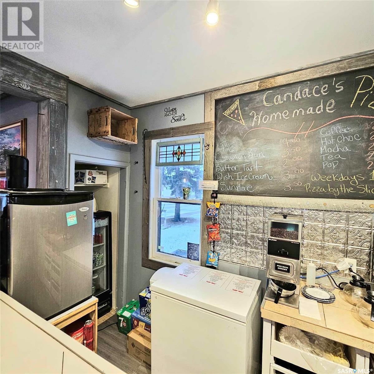 702 Main Street, Broadview, SK