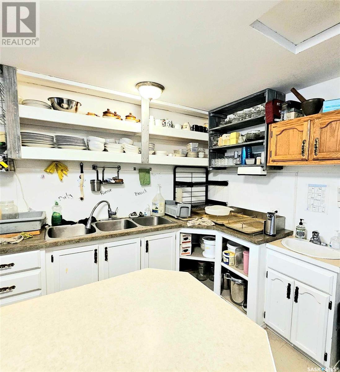 702 Main Street, Broadview, SK