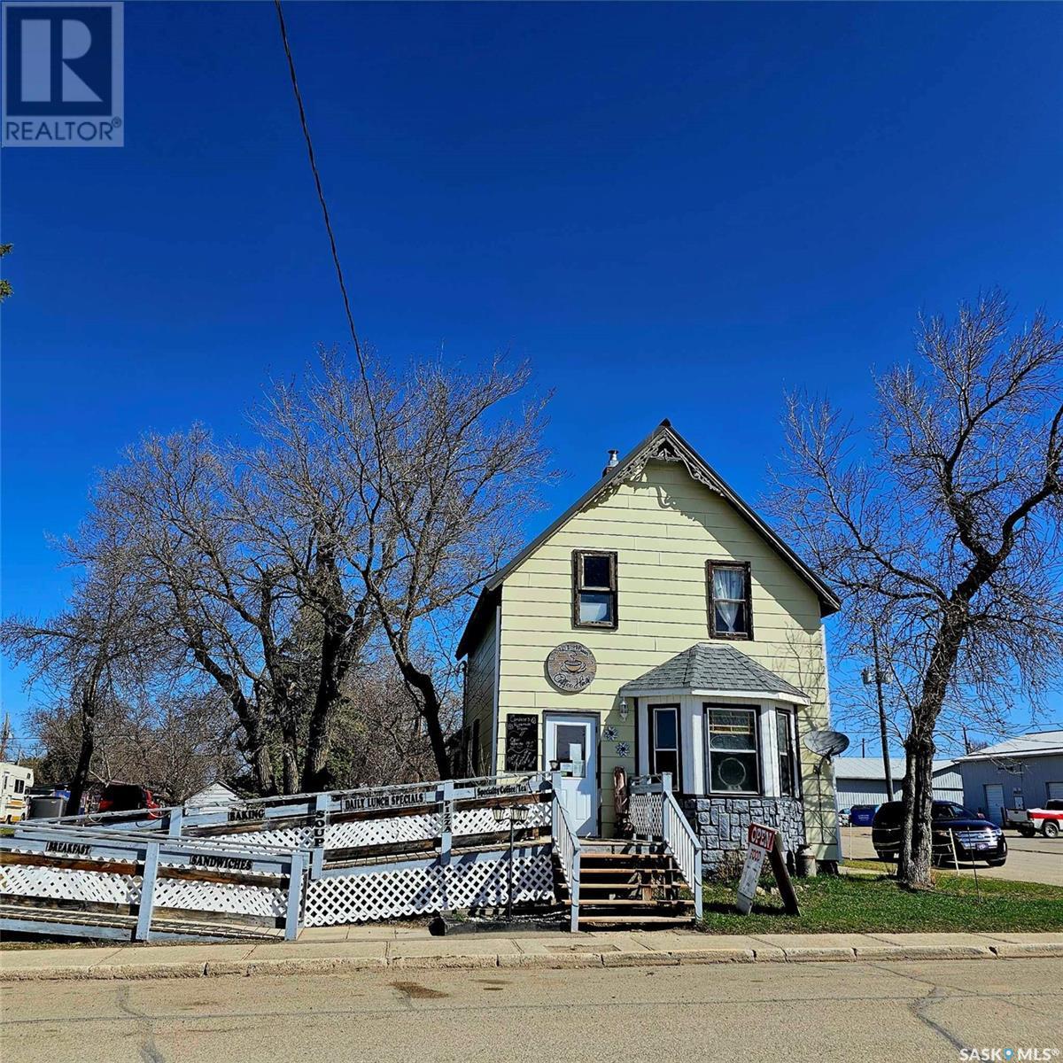 702 Main Street, Broadview, SK