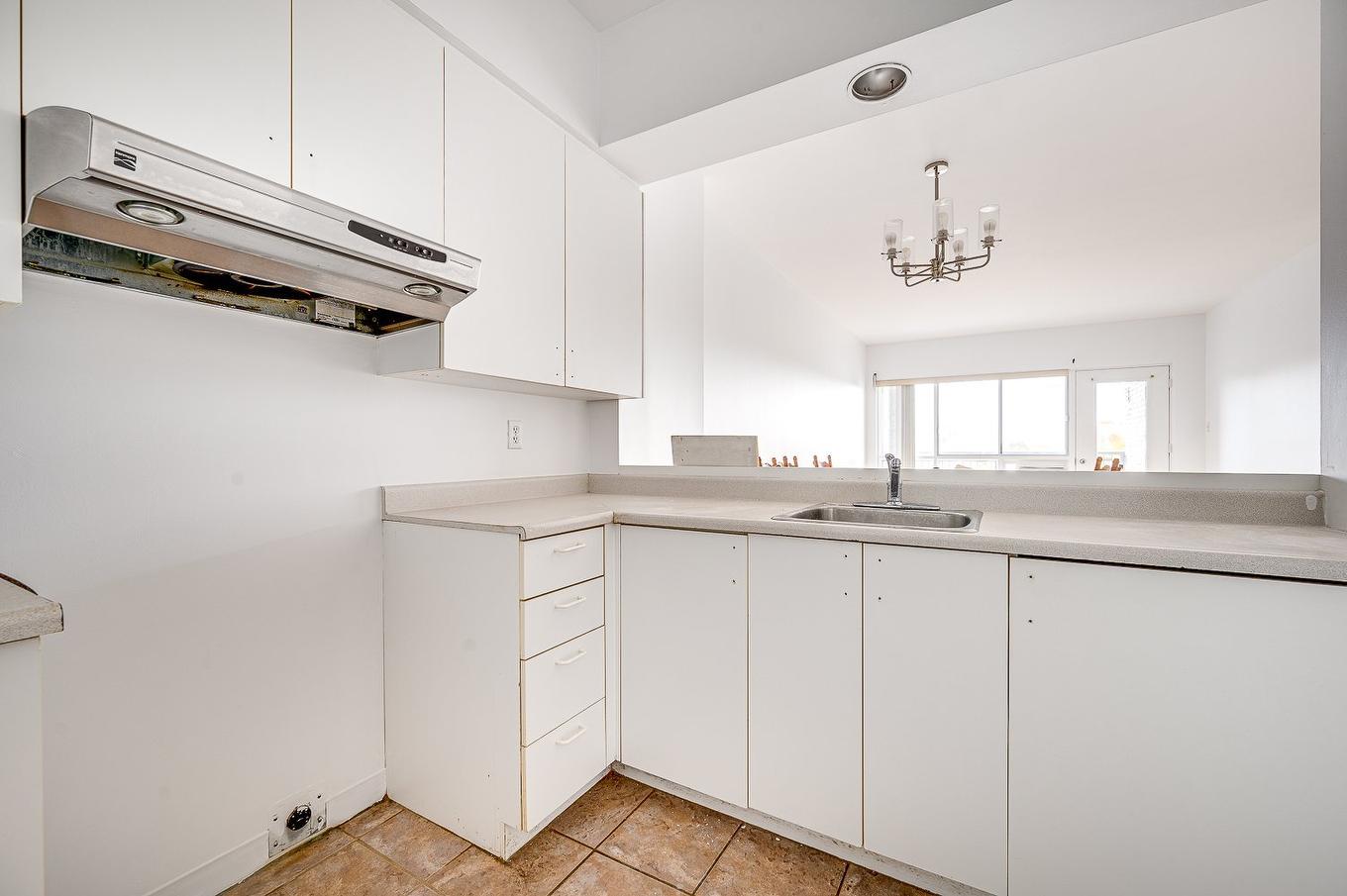 Cuisine - 310-305 Rue Laviolette, Saint-Jérôme, QC - Indoor Photo Showing Kitchen