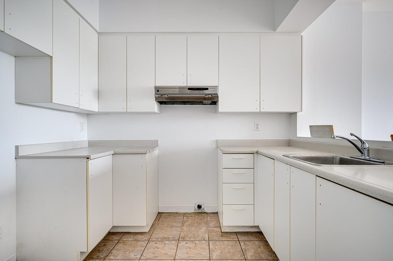 Cuisine - 310-305 Rue Laviolette, Saint-Jérôme, QC - Indoor Photo Showing Kitchen