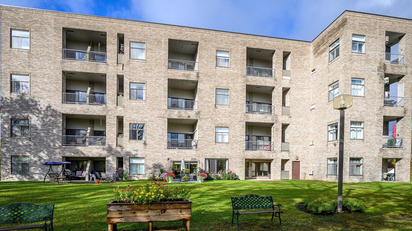 Face arrière - 310-305 Rue Laviolette, Saint-Jérôme, QC - Outdoor