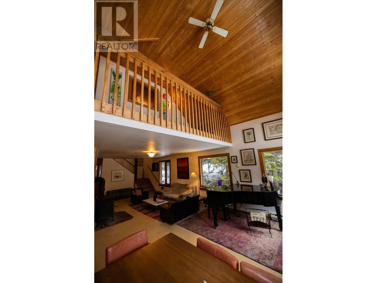 6225 Porto Rico Ymir Road, Ymir, BC - Indoor Photo Showing Other Room