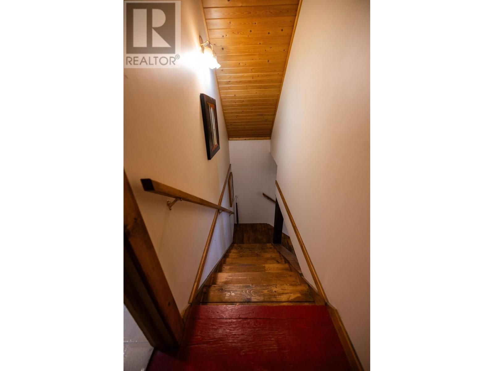 6225 Porto Rico Ymir Road, Ymir, BC - Indoor Photo Showing Other Room