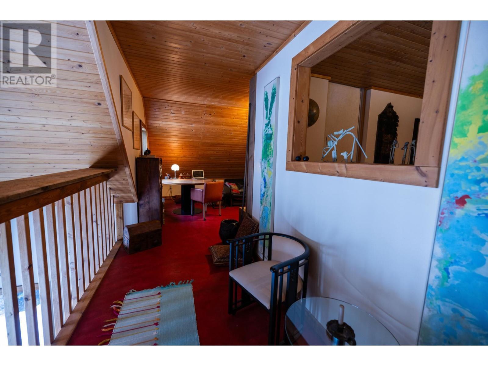 6225 Porto Rico Ymir Road, Ymir, BC - Indoor Photo Showing Other Room