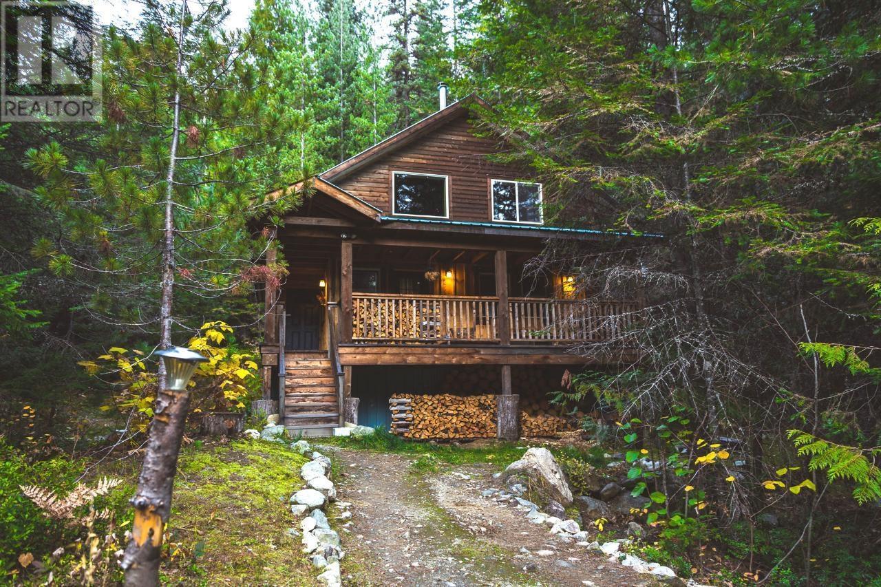 6225 Porto Rico Ymir Road, Ymir, BC - Outdoor With Deck Patio Veranda