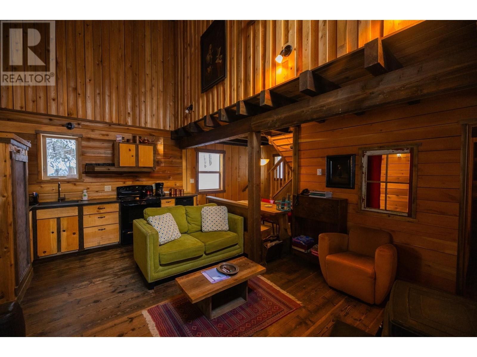 6225 Porto Rico Ymir Road, Ymir, BC - Indoor