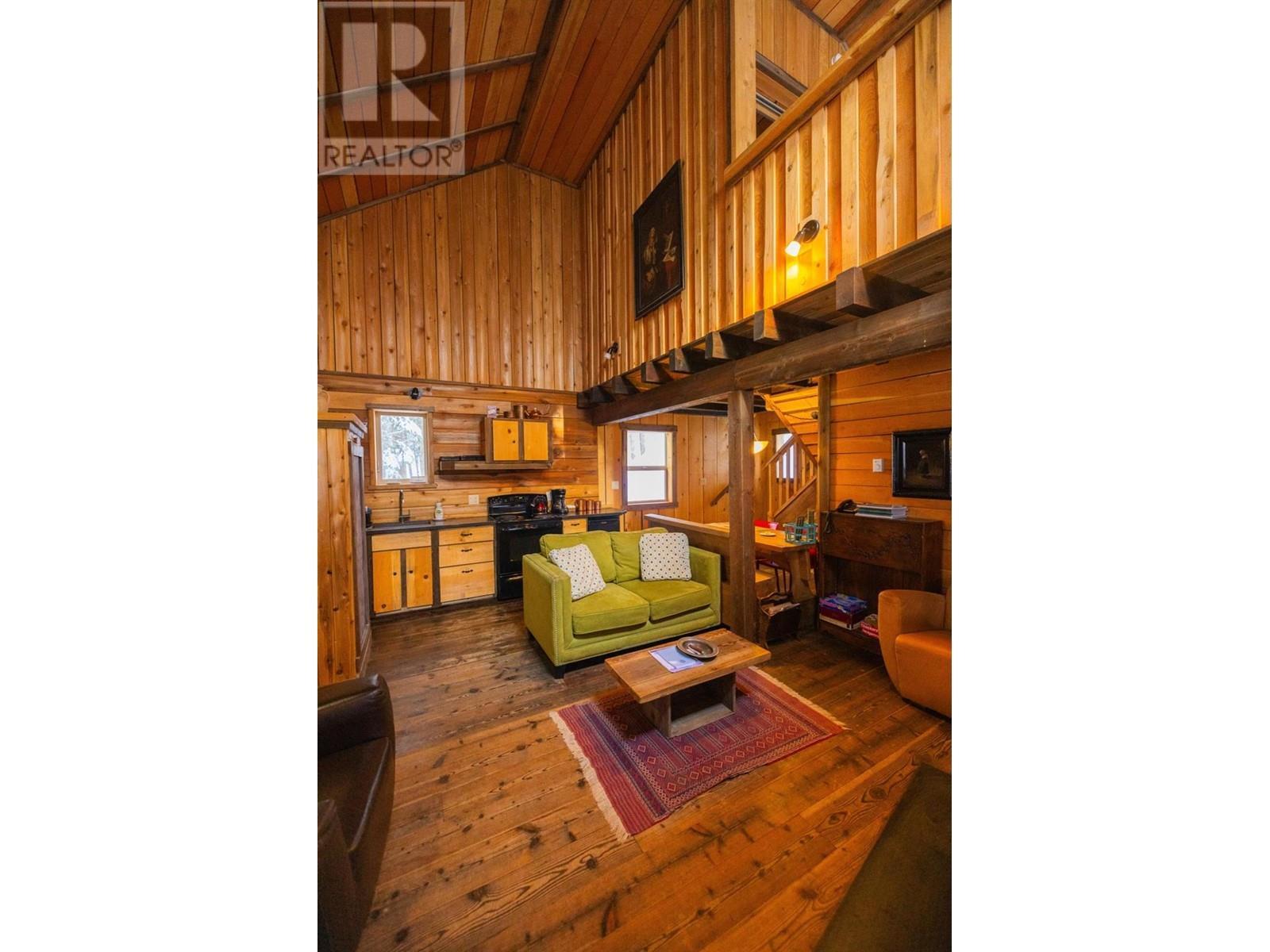 6225 Porto Rico Ymir Road, Ymir, BC - Indoor